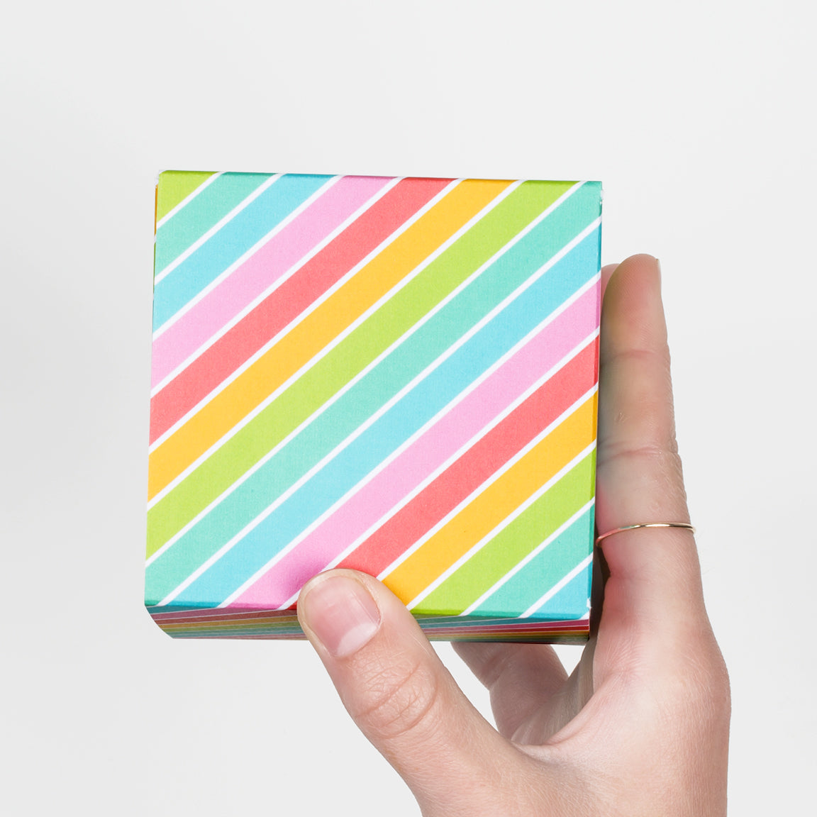 rainbow_stripe_print_-_detail